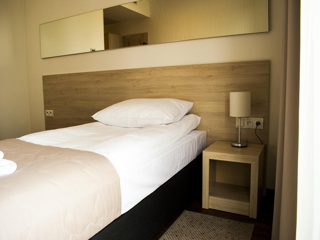 Hotel Uniejow Bilik gambar