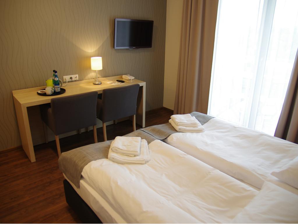 Hotel Uniejow Luaran gambar