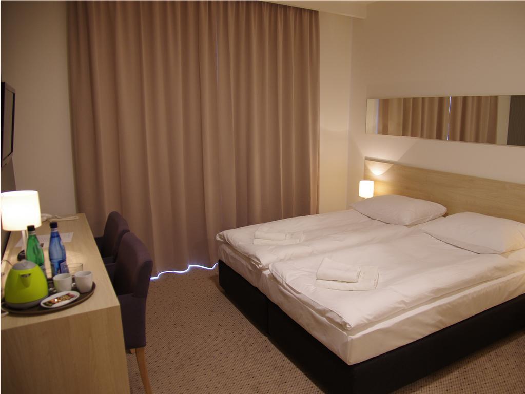 Hotel Uniejow Bilik gambar