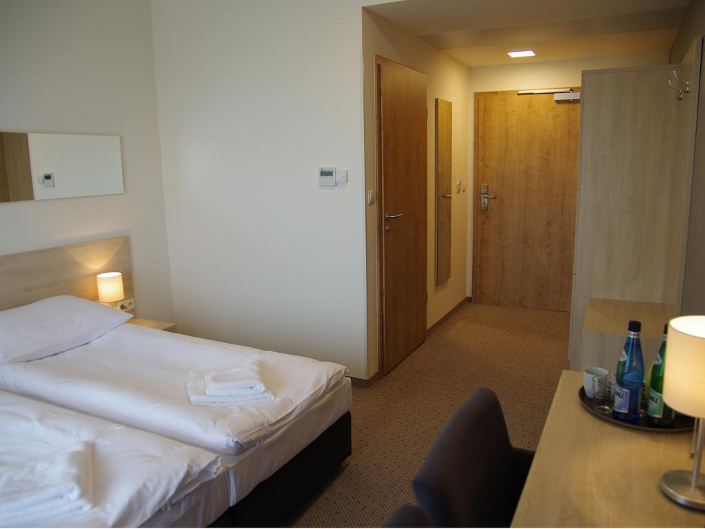 Hotel Uniejow Luaran gambar
