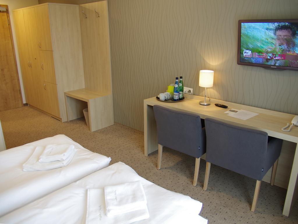 Hotel Uniejow Luaran gambar